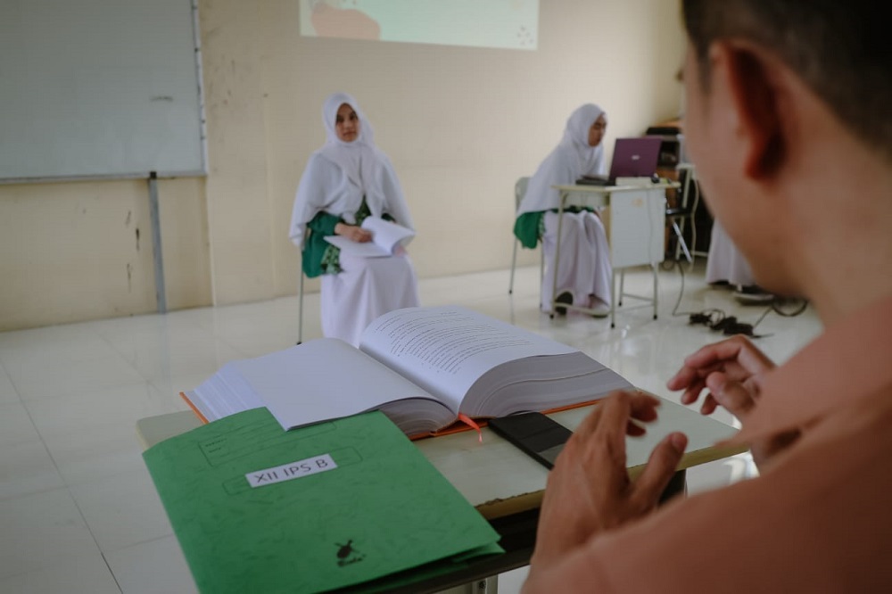 SIDANG MAKALAH KARYA TULIS SANTRI KELAS XII Pesantren Persatuan Islam